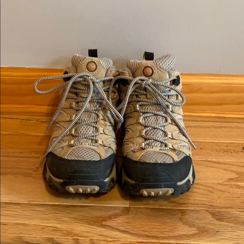 Merrell Women’s Hiking Boots size 7.5